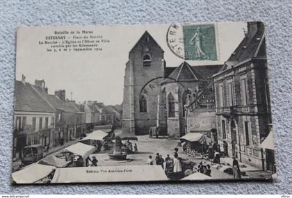 Esternay, place du marché, le marché, l'église et l'hôtel de ville, Marne 51