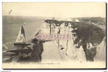 CPA Etretat Les Falaises et l Aiguille