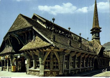 CPSM En Normandie Etretat Le Marche