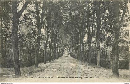 CPA Evry petit Bourg Couvent de Grandbourg Grande Allee