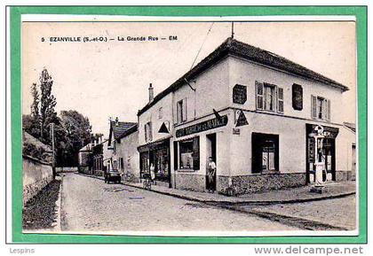 EZANVILLE -- La Grande rue