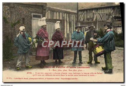 CPA Falaise La lanterne du gars de Falaise Folklore Costume