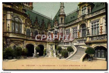 CPA Fecamp La Benedictine la cour d'Honneur