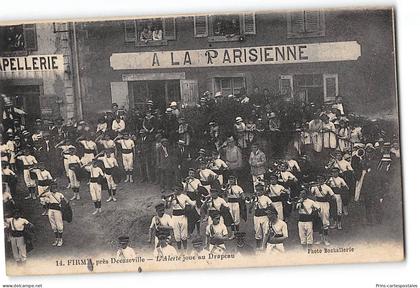 CPA 12 Firmi l'Alerte joue au Drapeau