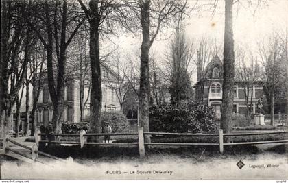 CPA Flers Le Square Delaunay