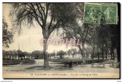 CPA Fontenay le comte Un coin Champ de Foire