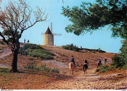 CPM Fontvieille (Bouches du Rhone) Le Moulin de Daudet
