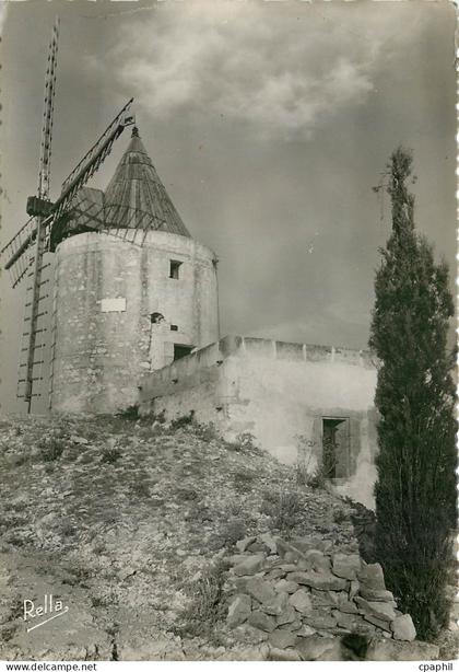 CPSM La Provence Fontvieille (B du R) Le Moulin de Daudet