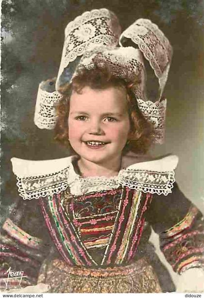 Carte Postale - 29 - Fouesnant - Fillette en costume de Fouesnant - Enfants - Folklore - Coiffes - Voir Scans Recto Vers