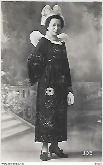 CPSM Fouesnant Une Jeune Fouesnantaise