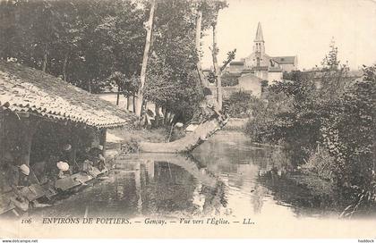 GENCAY : VUE VERS L'EGLISE