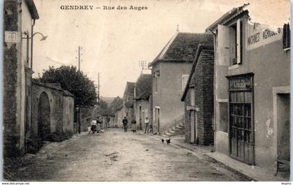 39 - GENDREY -- Rue des Auges - état léger pli