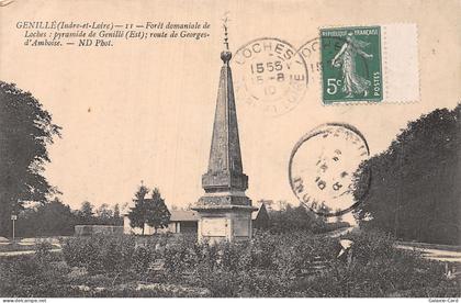 37 GENILLE PYRAMIDE DE GENILLE