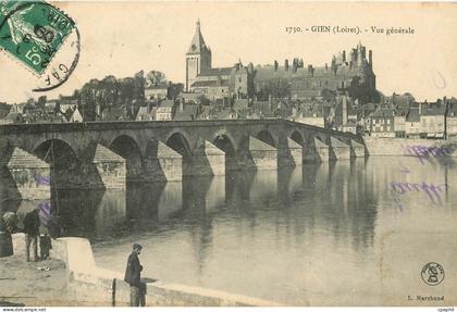 CPA Gien Loire Vue generale