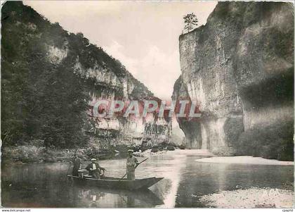 CPM En Parcourant Les Gorges du Tarn Les Detroits