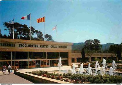 Carte Postale - 04 - Gréoux les Bains - L'Etablissement Thermal - Entrée des Thermes - Jets d'eau - Flamme Postale de Gr