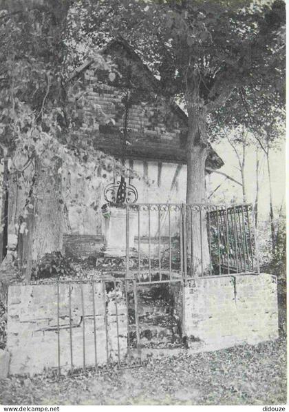 Carte Postale - 60 - Guiscard - Un vieux Calvaire Rue du Jeu d'Arc - Carte dentelée - CPSM grand format - Voir Scans Rec