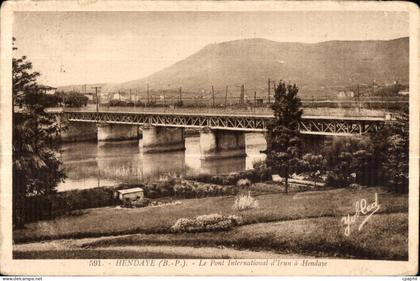 CPA Hendaye (B P ) Le Pont International d Irun a Hendaye