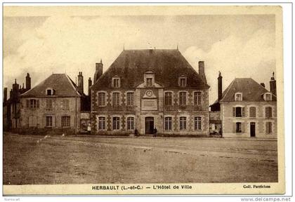 CPA...HERBAULT...ANIMEE...L'HOTEL DE VILLE...