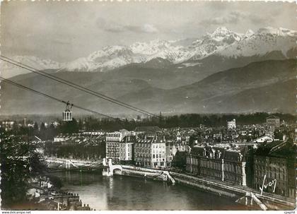 CPSM Grenoble (Isere) Vue generale et les Alpes
