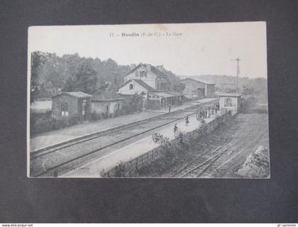 AK Frankreich um 1910 HESDIN La Gare / Bahnstation / kleiner Bahnhof mit Bahnsteig / Lib. Herbay, Hesdin (Verlag)