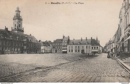 HESDIN (62) La Place