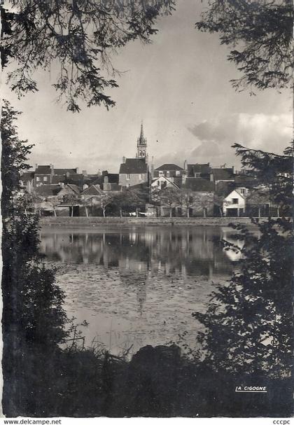CPSM Huelgoat Le Lac et l'Eglise
