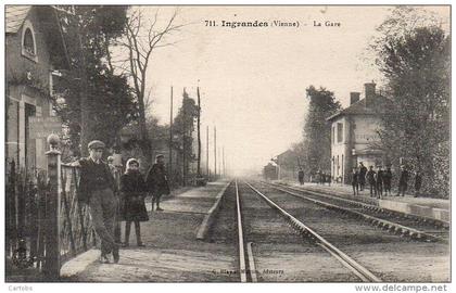 86  INGRANDES  La Gare