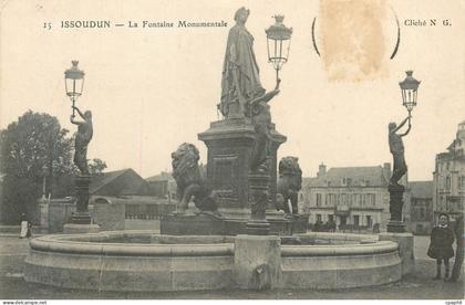 CPA Issoudun la fontaine monumentale Lion