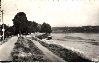 CPA Jargeau Les Bords De Loire Et Le Camping