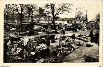 CPA KREMLIN-BICETRE Le Marché aux Puces (671975)