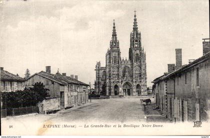 L'epine CPA La grande rue et la basilique Notre DAme