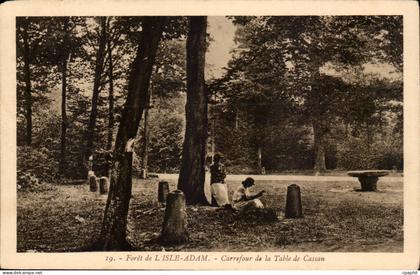 L'Isle Adam - Carrefour de la Table de Cassan - CPA