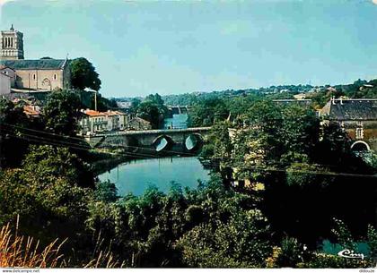 Carte Postale - 86 - L'Isle-Jourdain - La Vienne dans la traversée de la ville - A droite l'Isle Fort - CPM - Voir Scans