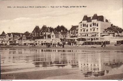 La Baule CPA Vue sur la plage prise de la mer