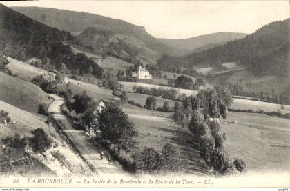 CPA La Bourboule la Vallee de La Bourboule et la Route de la Tour
