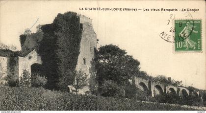 CPA La Charite Sur loire Les Vieux Remparts Le Donjon