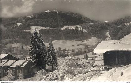 CPSM La Clusaz Le Chef-Lieu et le Téléférique de Beauregard