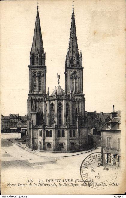 CPA La Delivrande Calvados Notre Dame de la Delivrande la Basilique cote de l'Abside