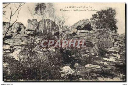 CPA La Ferte Alais S et O L'Ardennay Les Roches du Plan incline