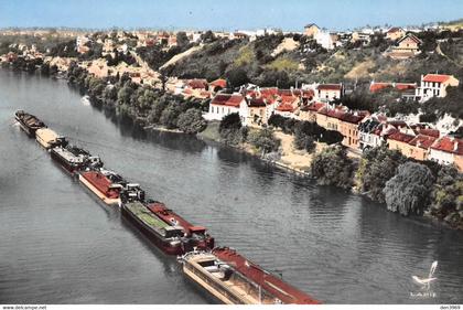 La FRETTE-sur-SEINE - Vue générale - Convoi de Péniches