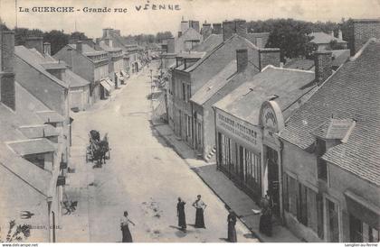 CPA 18 LA GUERCHE SUR L'AUBOIS / GRANDE RUE