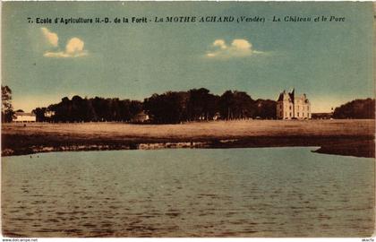 CPA La Mothe Achard Le Chateau et le Parc (394000)