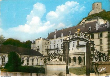 Carte Postale - 95 - La Roche Guyon - Le Château et le Donjon fortifié - Flamme Postale de La Roche Guyon - CPM - Voir S