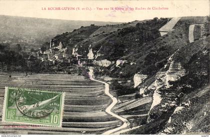 CPA La Roche Guyon Vue sur la route et les roches de Clachaloze