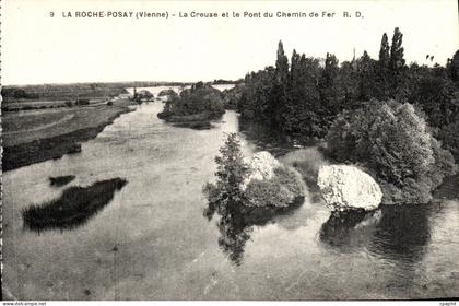 CPA La Roche Posay La Creuse et le Pont du Chemin de Fer