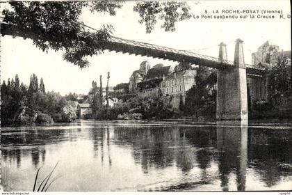 CPA La Roche Posay Le Pont Suspendu sur la Creuse
