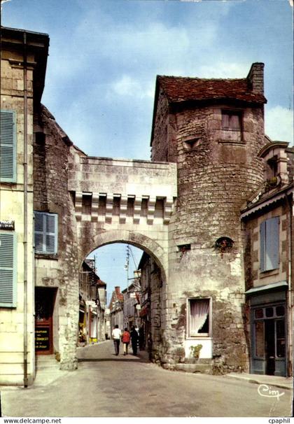 CPM La Vienne Touristique La Roche Posay les Bains La Porte de Ville