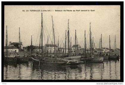 La Turballe 44. LA TURBALLE (Loire-Inf) - Bateaux de P?che au Port devant le Quai bate D44D K44069K C44211C RH008442