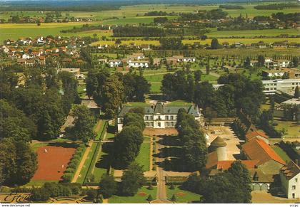 CPM La Verrière L'institut Marcel Rivière Le Château